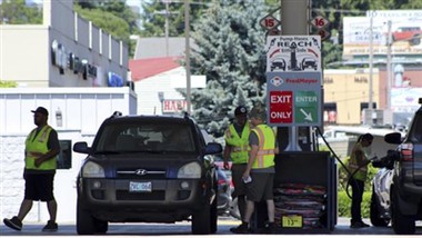 Mengapa Perlu Memakai Pakaian Keselamatan Pelindung Elektrostatik Untuk Beker...