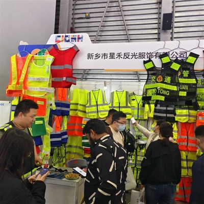 Apakah Kelebihan Hoodies Reflektif Lelaki?